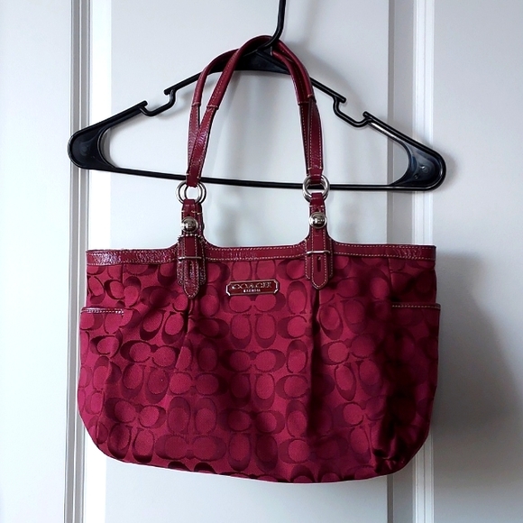 Coach est. 1941 over the shoulder purse red - Picture 1 of 12